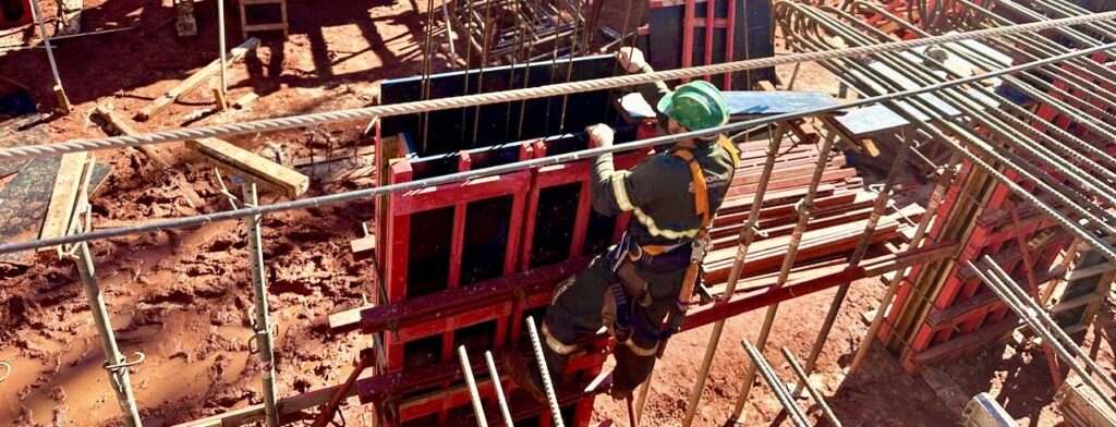 Acompanhamento de obra escolar